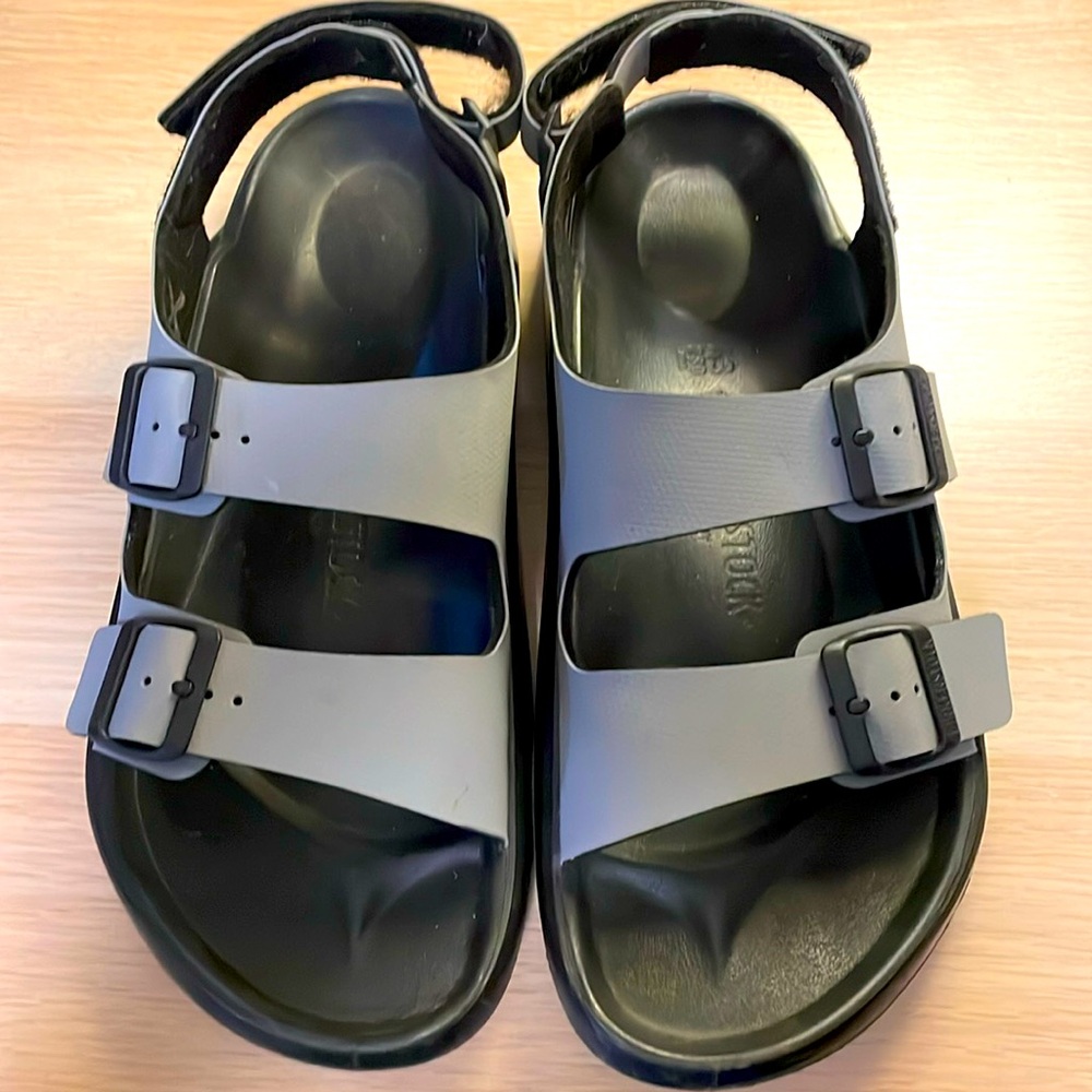 Birkenstock Mogami Terra water sandal. Size 43/10 in grey/black.